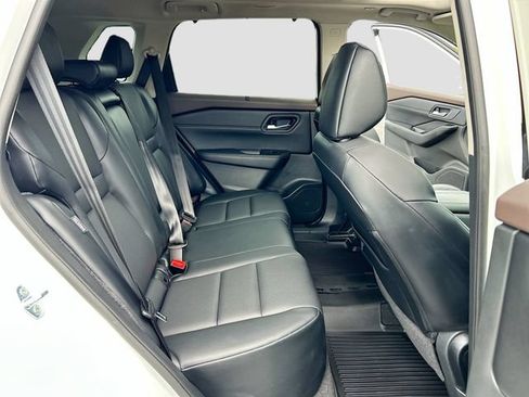 Certified 2023 Nissan Rogue SV w/ SV Premium B Package AWD/4WD image 22