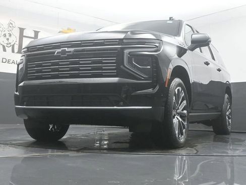 New 2026 Chevrolet Suburban High Country AWD/4WD image 4