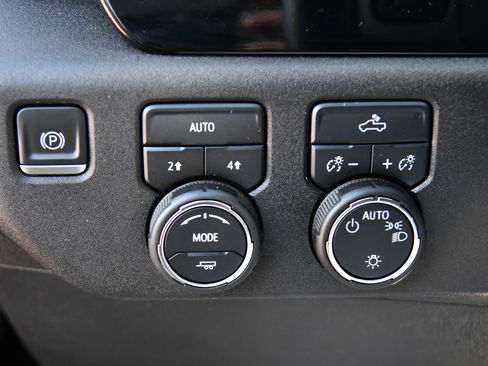 Used 2024 Chevrolet Silverado 1500 LT w/ Protection Package image 29