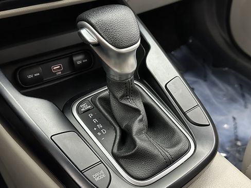 Used 2021 Kia Soul LX image 16