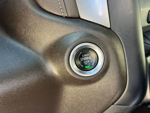 Used 2022 Chevrolet Silverado 2500 LT w/ Convenience Package image 29