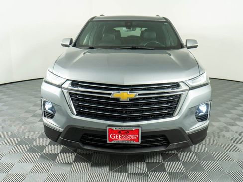 Used 2023 Chevrolet Traverse LT w/ LT Premium Package image 2