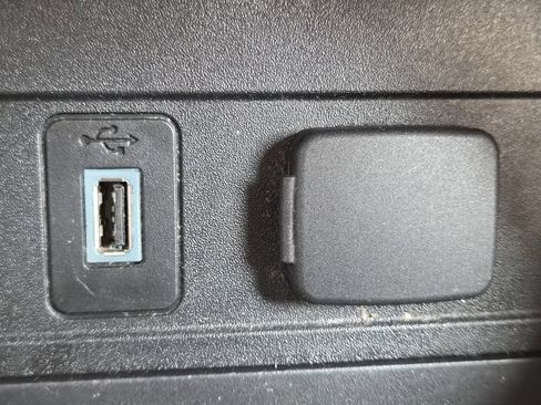 Used 2018 Ford Escape SE w/ SE Sync 3 Package image 11