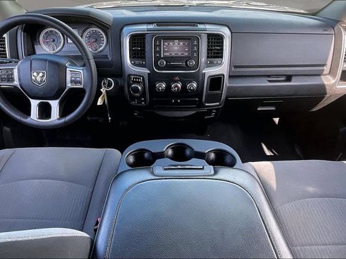 Used 2022 RAM 1500 Classic SLT AWD/4WD image 8