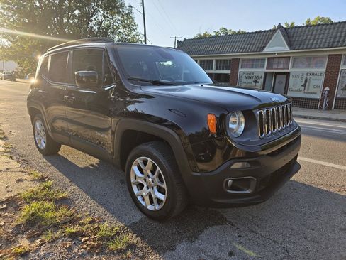 Used 2015 Jeep Renegade Latitude w/ Cold Weather Group AWD/4WD image 7