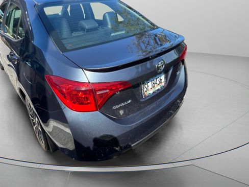 Used 2018 Toyota Corolla SE FWD image 2
