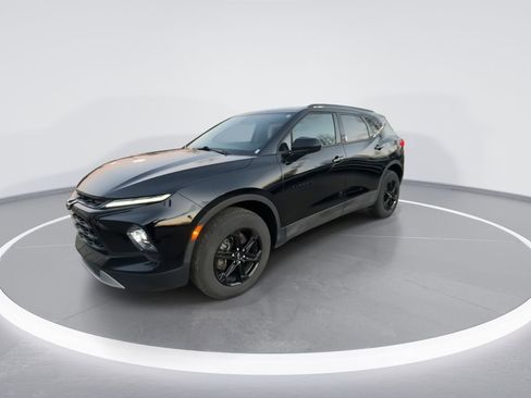 Used 2023 Chevrolet Blazer LT w/ Convenience Package FWD image 4