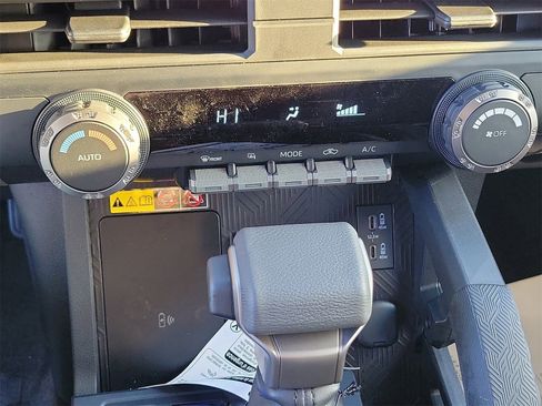 Certified 2025 Toyota Tacoma SR5 image 28