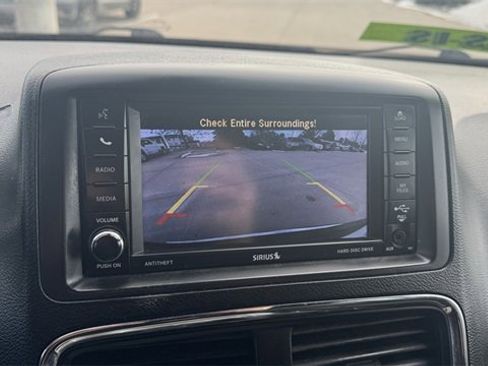 Used 2019 Dodge Grand Caravan SXT image 31