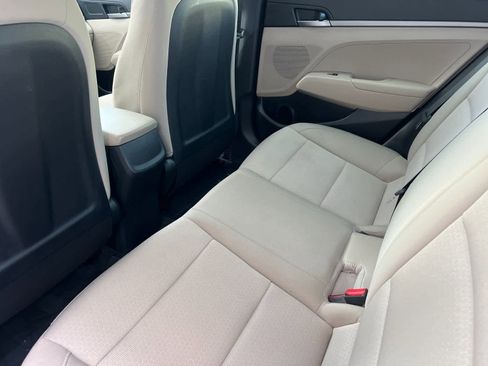 Used 2018 Hyundai Elantra SE image 5