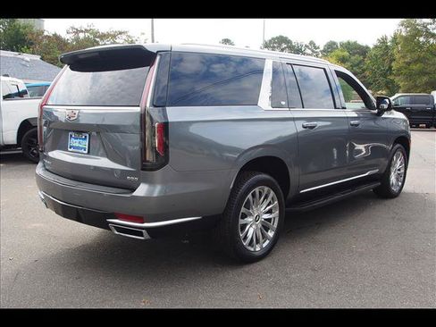 Used 2021 Cadillac Escalade ESV Premium Luxury w/ LPO, Illumination Package image 5