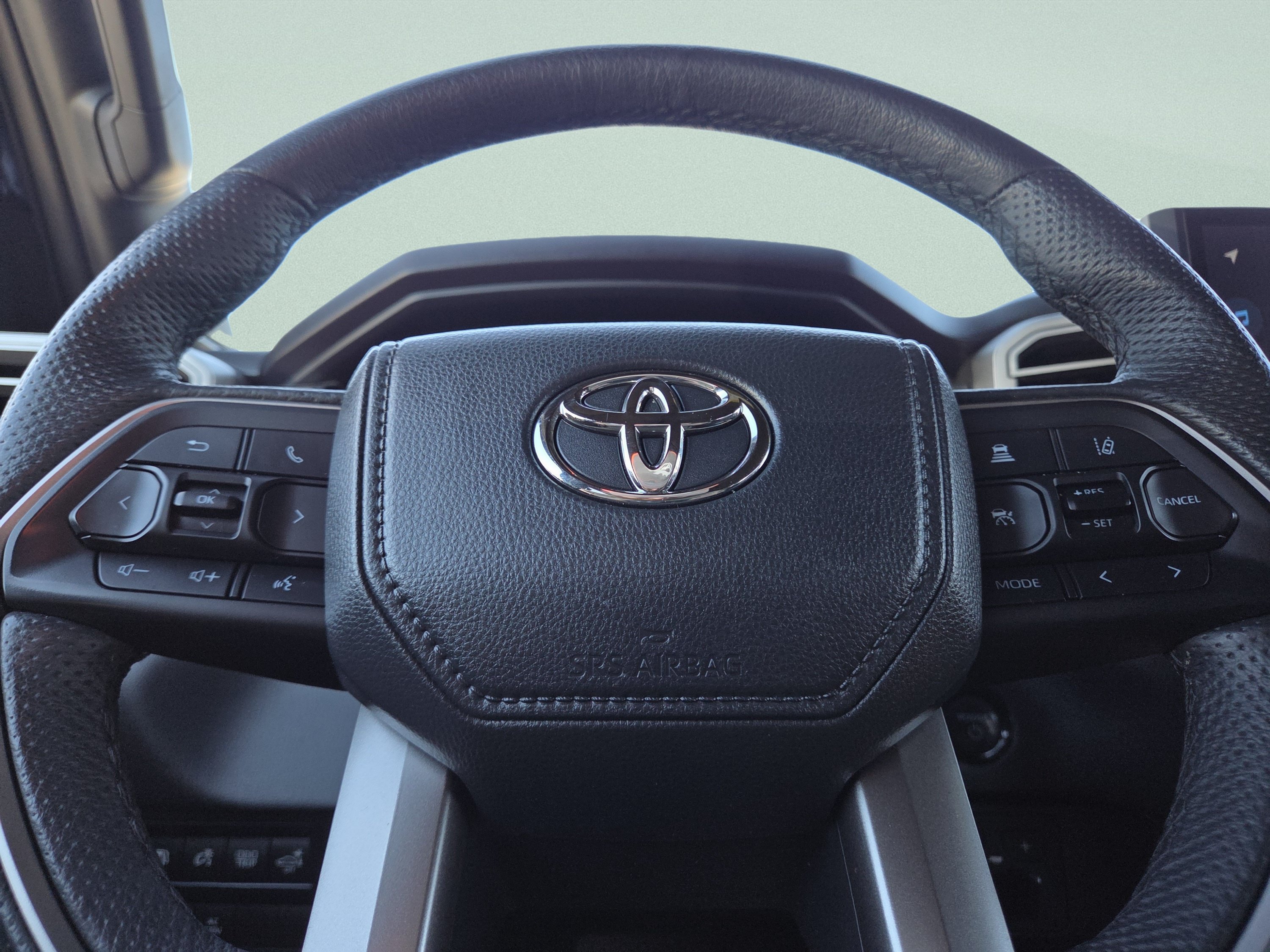 Used 2025 Toyota Sequoia Limited w/ Tow Technology Package AWD/4WD image 40
