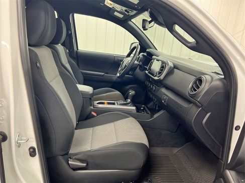 Used 2023 Toyota Tacoma TRD Off-Road w/ Technology Package image 21