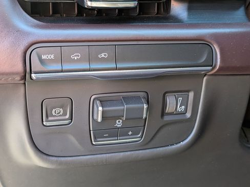 Used 2021 Cadillac Escalade Sport Platinum w/ Heavy-Duty Trailer Package image 17