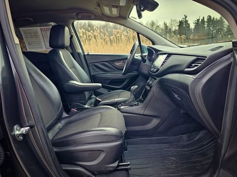 Used 2018 Buick Encore Preferred image 40