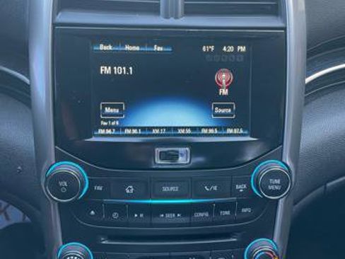 Used 2016 Chevrolet Malibu LT image 21