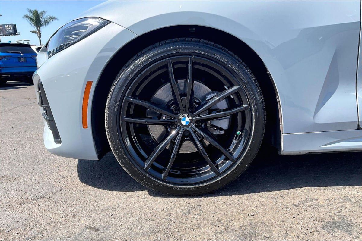 Used 2022 BMW 430i Coupe w/ M Sport Package RWD image 4