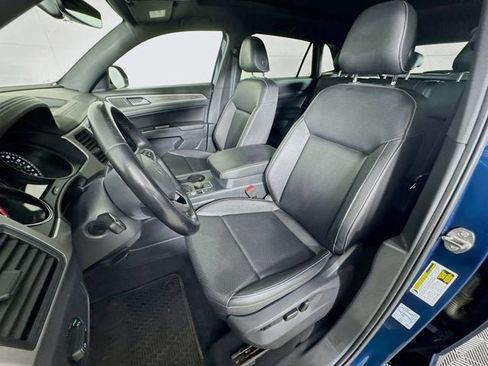 Used 2020 Volkswagen Atlas Cross Sport SE w/ Panoramic Sunroof Package image 21