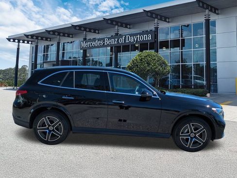 Used 2026 Mercedes-Benz GLC 300 image 3