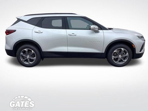 Used 2022 Chevrolet Blazer LT FWD image 9