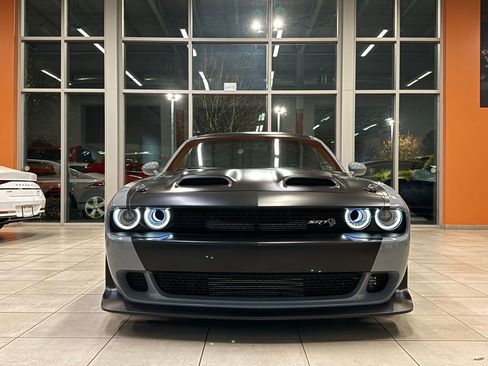 Used 2020 Dodge Challenger SRT Hellcat Redeye image 12