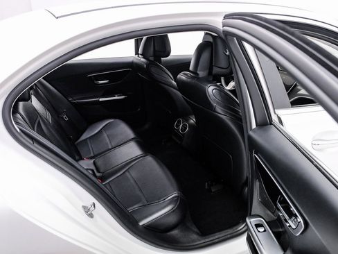 Used 2022 Mercedes-Benz C 300 Sedan image 28