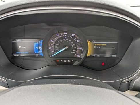 Used 2018 Ford Fusion SE w/ Fusion SE Technology Package image 5