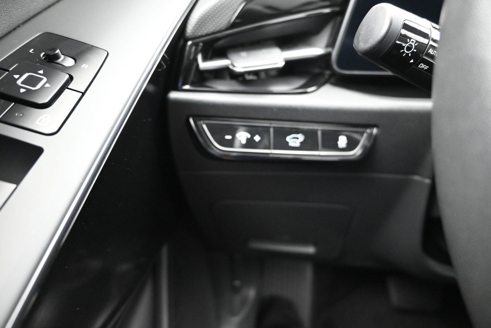 Used 2023 Kia Niro Wind FWD image 23