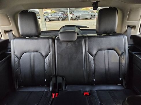 Used 2018 Ford Expedition Platinum RWD image 15