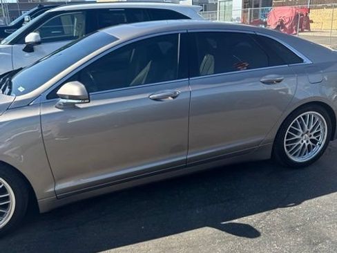 Used 2019 Lincoln MKZ Reserve FWD image 4