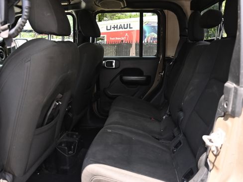 Used 2020 Jeep Gladiator Sport w/ Quick Order Package 24S AWD/4WD image 17
