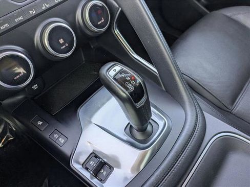 Used 2018 Jaguar E-PACE S image 11