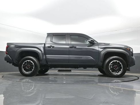 Used 2025 Toyota Tacoma TRD Off-Road w/ TRD Off Road Upgrade Package AWD/4WD image 27