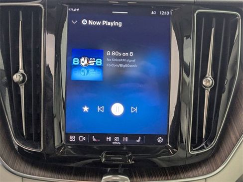 Used 2022 Volvo XC60 B5 Momentum image 20