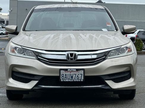 Used 2017 Honda Accord LX image 10
