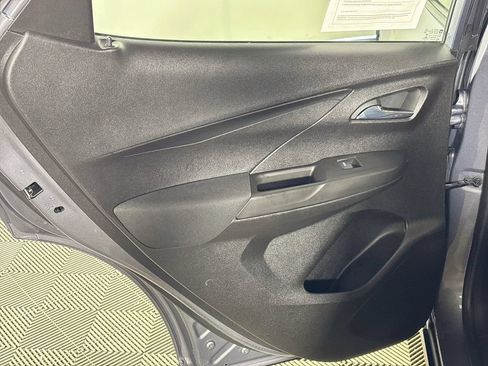 Used 2023 Chevrolet Bolt LT FWD image 18