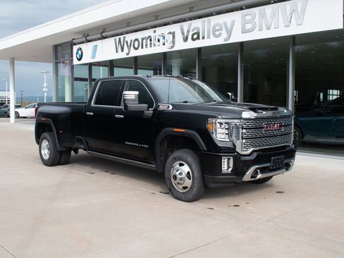 Used 2023 GMC Sierra 3500 Denali w/ Denali Ultimate Package AWD/4WD image 1