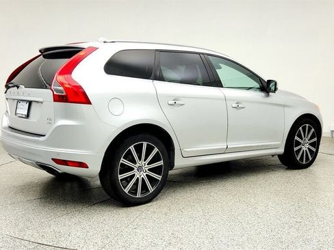 Used 2016 Volvo XC60 T6 w/ Proximity Package AWD/4WD image 5