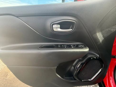 Used 2020 Jeep Renegade Altitude image 17