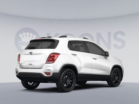 Used 2022 Chevrolet Trax LT w/ LT Convenience Package AWD/4WD image 4