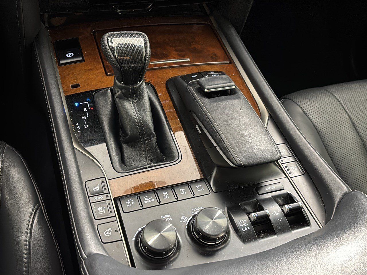 Used 2018 Lexus LX 570 4WD w/ Luxury Package image 21