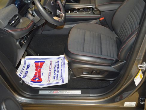 Certified 2025 Ford Explorer ST-Line image 16