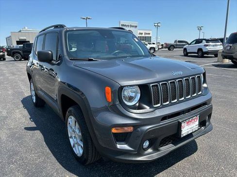 Certified 2022 Jeep Renegade Latitude w/ Convenience Group AWD/4WD image 4