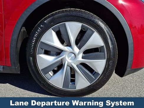 Used 2021 Tesla Model Y Long Range image 10