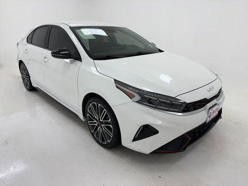 Used 2022 Kia Forte GT image 2