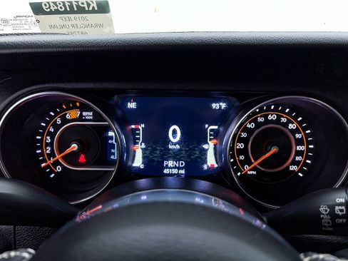 Used 2019 Jeep Wrangler Unlimited Sahara AWD/4WD image 31