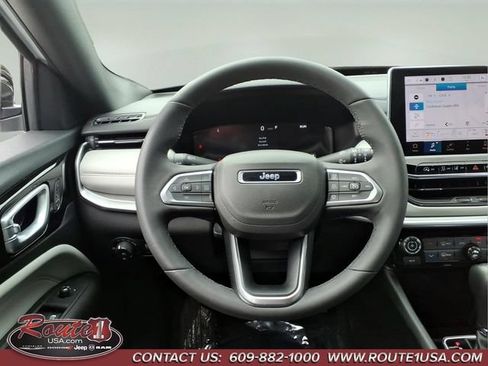 Used 2025 Jeep Compass Limited w/ Elite Group AWD/4WD image 24