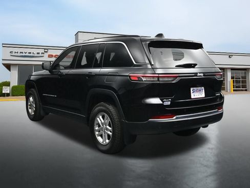Used 2024 Jeep Grand Cherokee Laredo w/ MOPAR Finishing Package AWD/4WD image 3