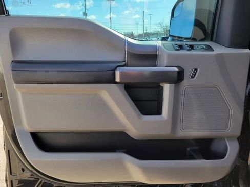 Used 2020 Ford F150 XLT w/ Equipment Group 302A Luxury AWD/4WD image 18