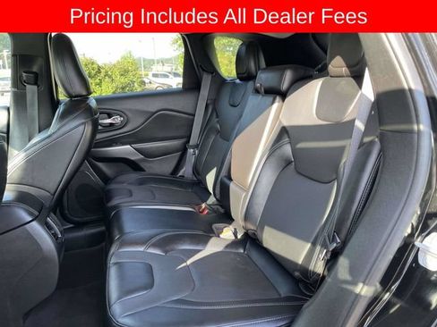 Used 2022 Jeep Cherokee Latitude Lux AWD/4WD image 17